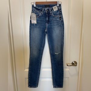 NWT Womens Most Wanted Universal Fit mid rise skinny leg Silver Jeans size 24x29